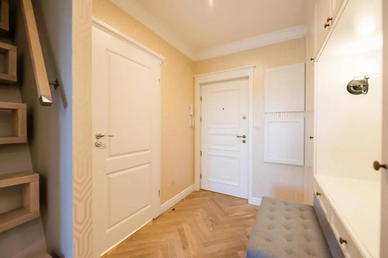 Lovely Apartment In The Heart Of Warszawa 0*,