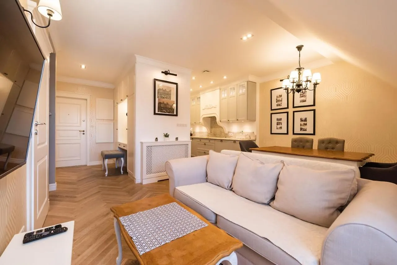 Lovely Apartment In The Heart Of Warszawa