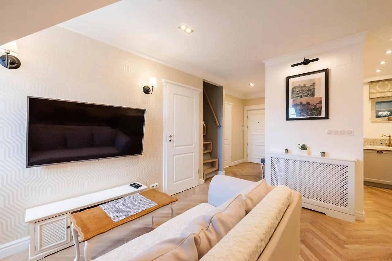 Lovely Apartment In The Heart Of Warszawa Polen