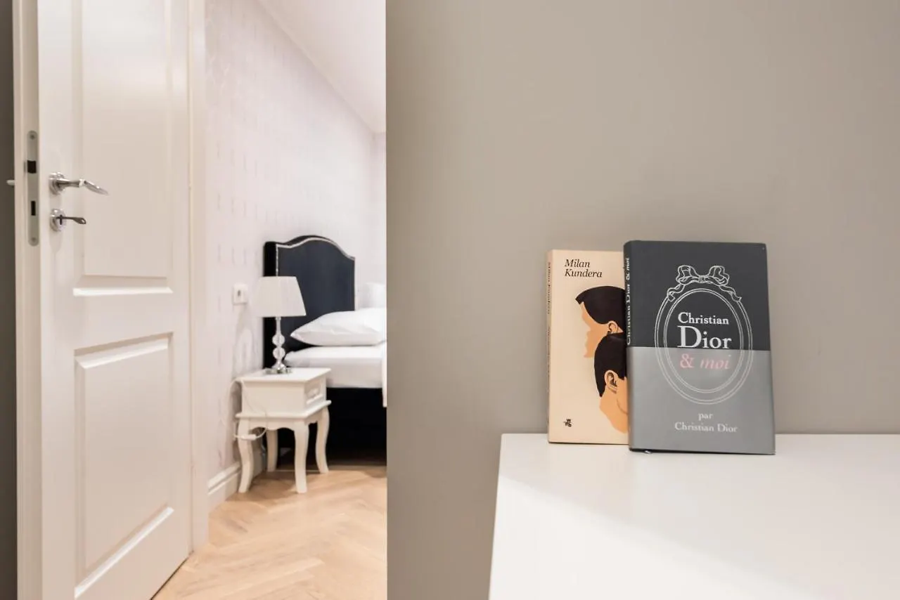 Lovely Apartment In The Heart Of Warszawa