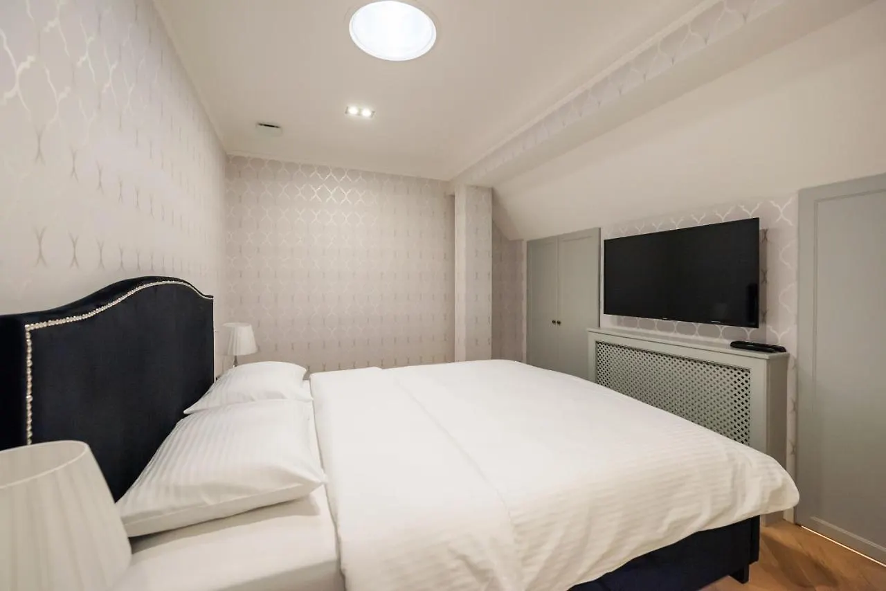 Lovely Apartment In The Heart Of Warszawa Polen