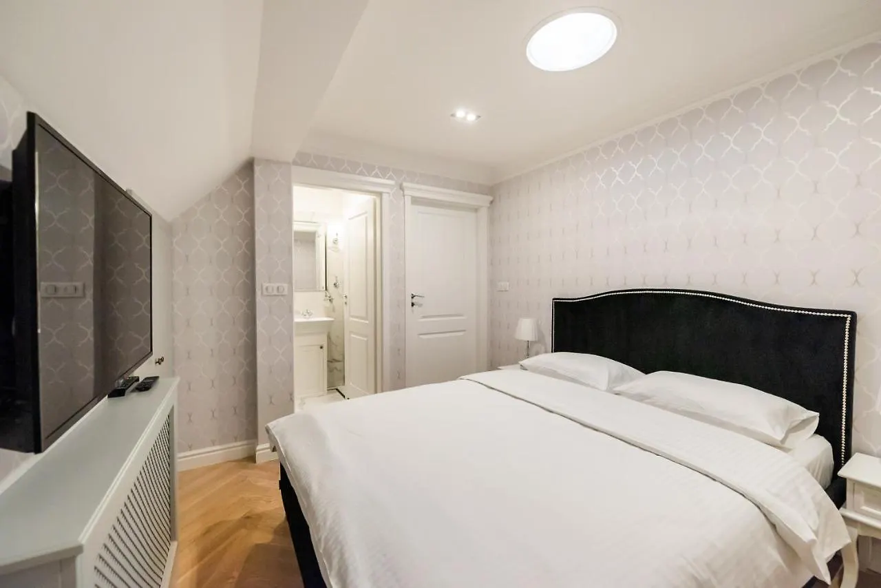 Lovely Apartment In The Heart Of Warszawa