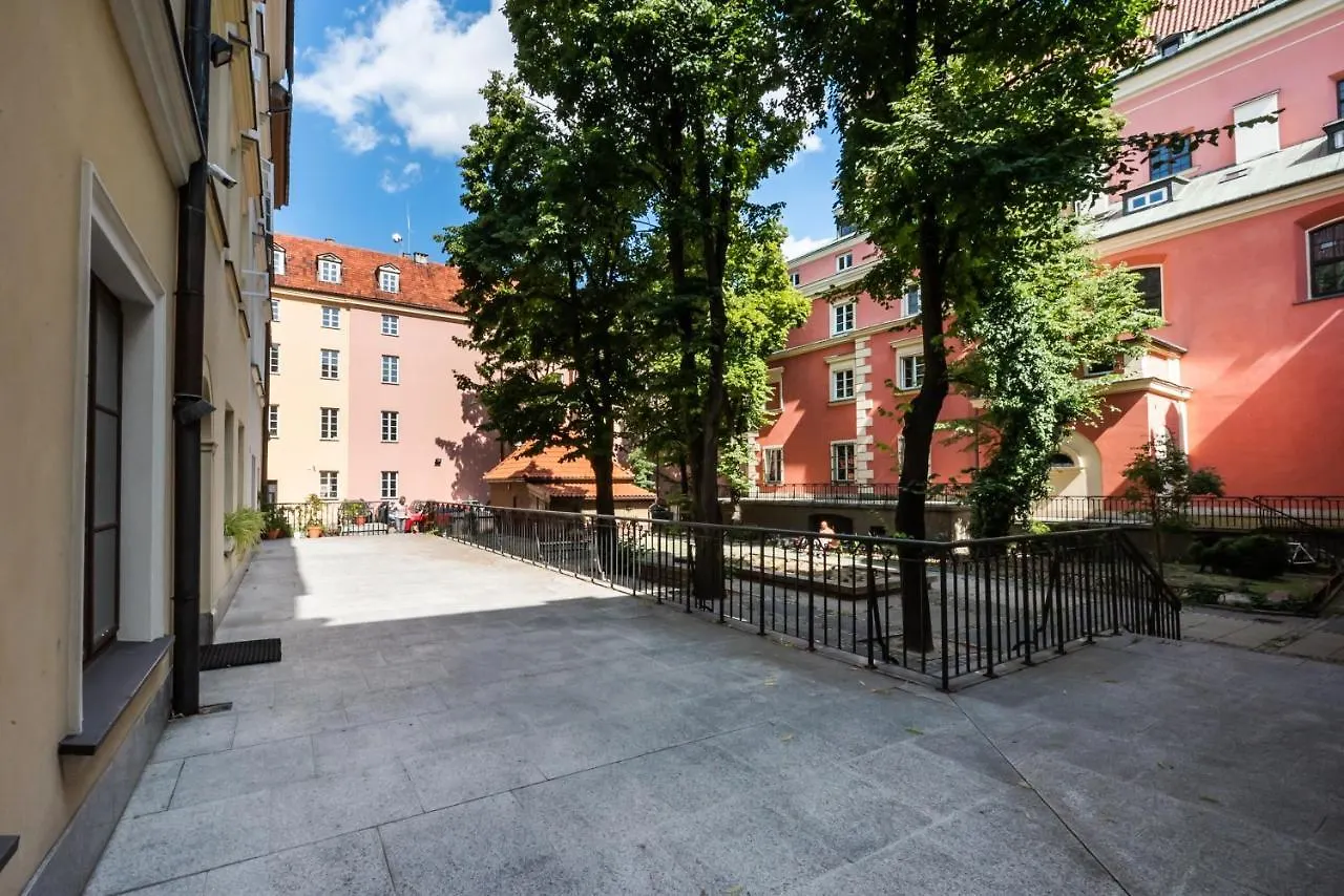 Lovely Apartment In The Heart Of Warszawa Polen
